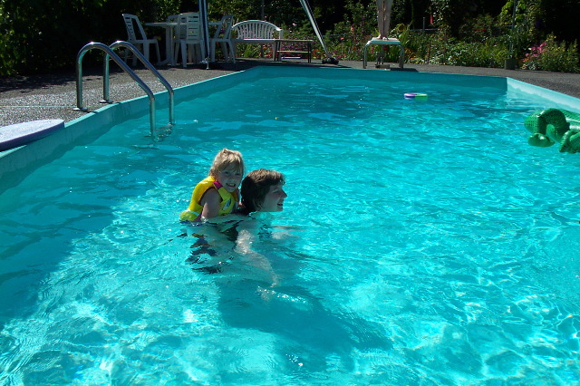 Hannah and Leslie in the pool